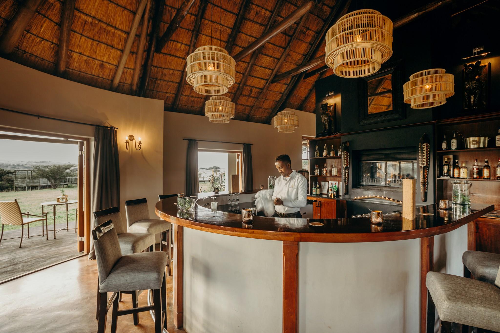 Hlosi Game - Amakhala Game Reserve Lodge *